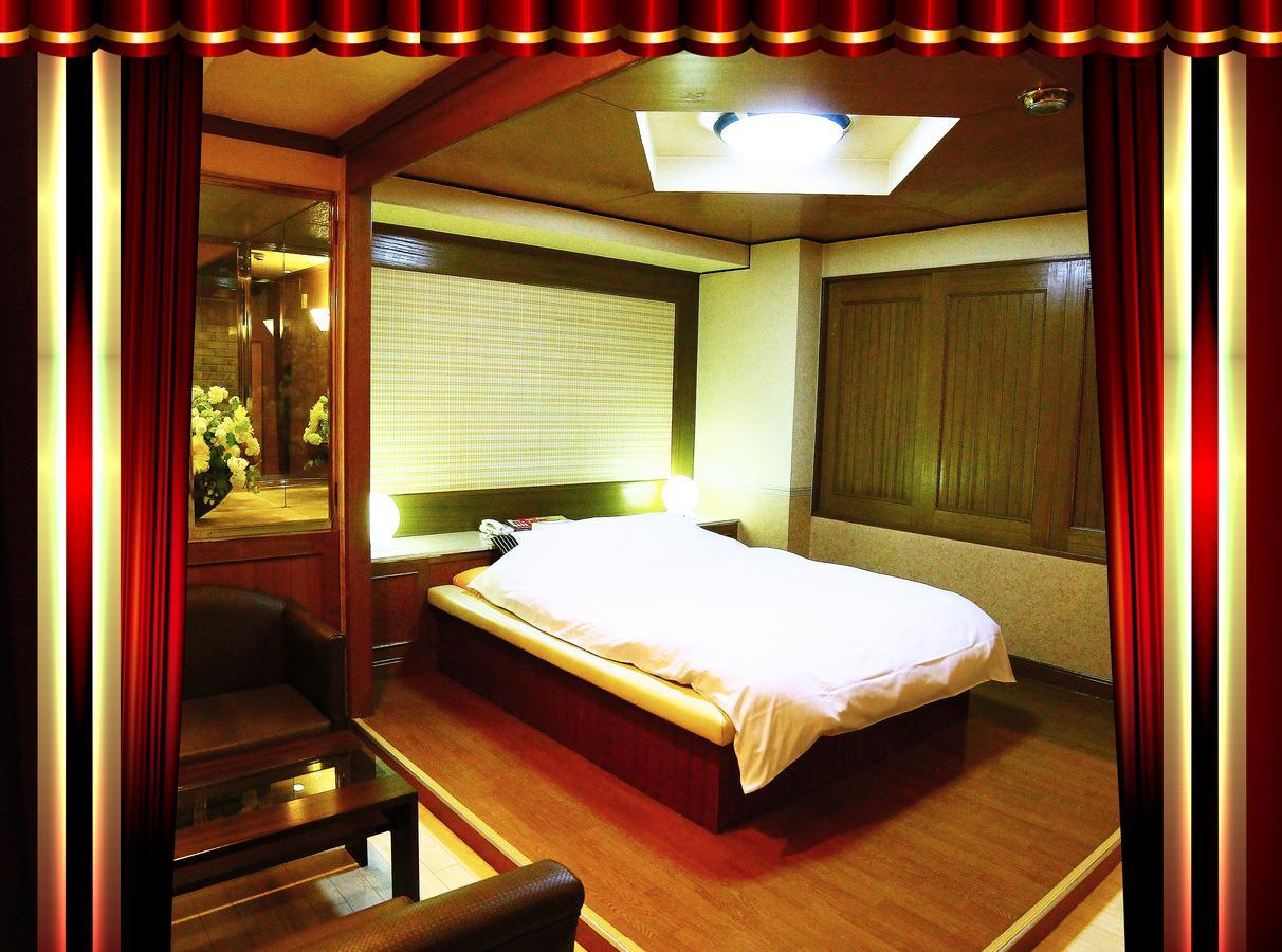 Kyoto Hotel Crown (Adults Only) Ngoại thất bức ảnh